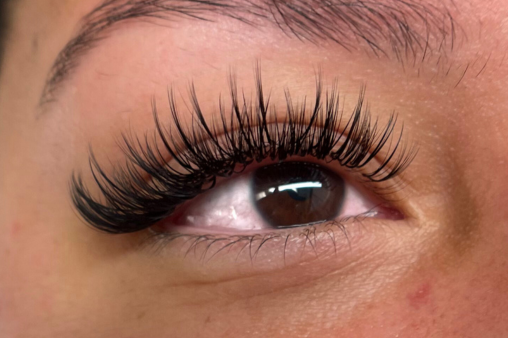 Hybrid Natural Glam Look
